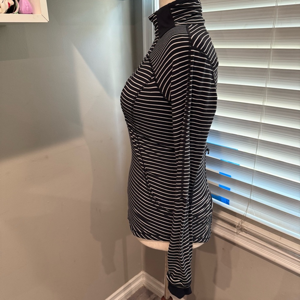 Lululemon Base Runner 1/2 Zip Parallel Stripe Bla… - image 4